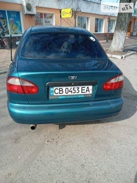 Daewoo Lanos 1998  випуску Чернігів з двигуном 1.5 л бензин седан механіка за 2400 долл. 