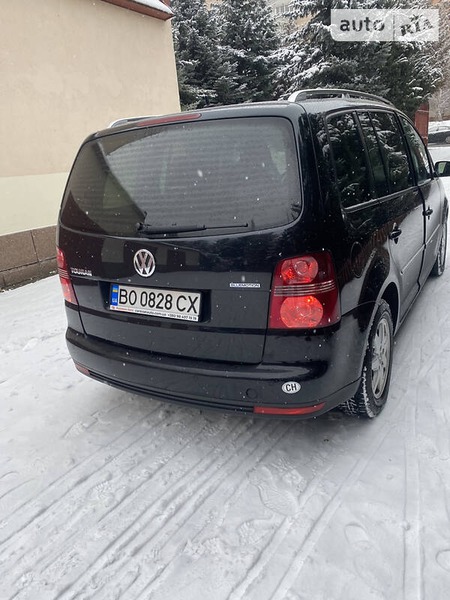 Volkswagen Touran 2008  випуску Тернопіль з двигуном 1.9 л дизель мінівен механіка за 9450 долл. 