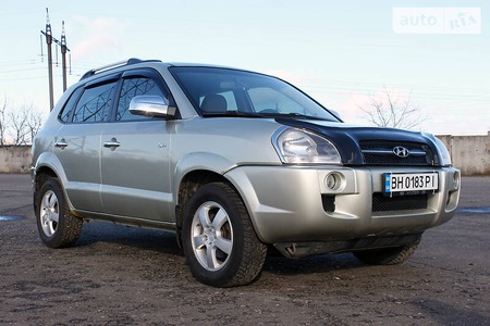 Hyundai Tucson 2008  випуску Одеса з двигуном 2 л  позашляховик автомат за 9800 долл. 