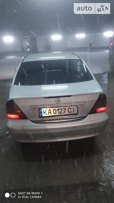 Mercedes-Benz C 180 2000  випуску Київ з двигуном 1.8 л бензин седан механіка за 6000 долл. 