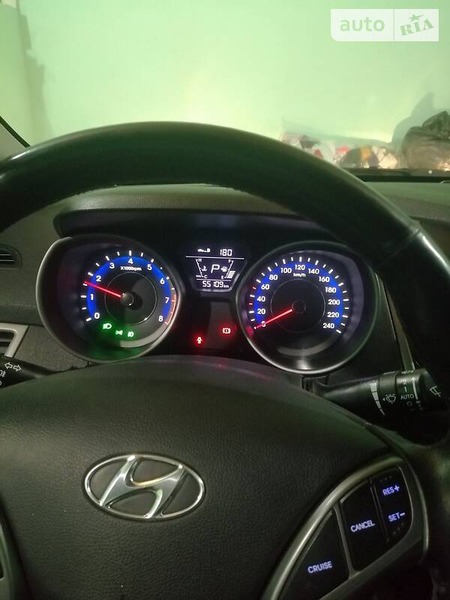 Hyundai Elantra 2014  випуску Миколаїв з двигуном 1.8 л бензин седан  за 14000 долл. 