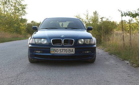 BMW 318 2001  випуску Тернопіль з двигуном 1.9 л  седан механіка за 5800 долл. 