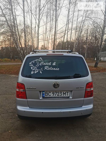 Volkswagen Touran 2004  випуску Львів з двигуном 2 л дизель універсал автомат за 6400 долл. 