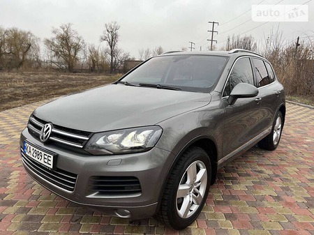 Volkswagen Touareg 2011  випуску Донецьк з двигуном 3 л дизель позашляховик автомат за 23600 долл. 