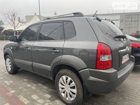 Hyundai Tucson 2008  випуску Дніпро з двигуном 2 л  позашляховик автомат за 9500 долл. 