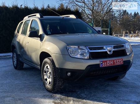 Dacia Duster 2010  випуску Луцьк з двигуном 1.5 л дизель універсал механіка за 7950 долл. 