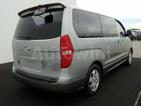 Hyundai Starex 2013  випуску Київ з двигуном 0 л дизель мінівен автомат за 14600 долл. 