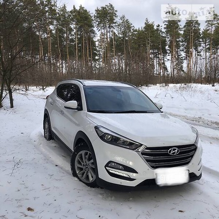 Hyundai Tucson 2016  випуску Дніпро з двигуном 2 л бензин позашляховик автомат за 21000 долл. 