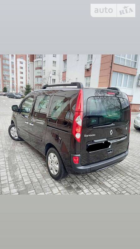 Renault Kangoo 2012  випуску Івано-Франківськ з двигуном 1.5 л дизель мінівен механіка за 9100 долл. 