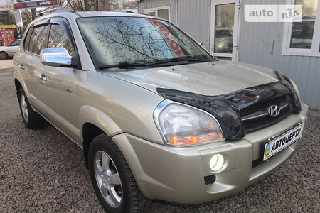 Hyundai Tucson 2008  випуску Одеса з двигуном 2 л  позашляховик автомат за 9700 долл. 