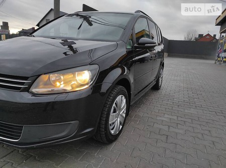 Volkswagen Touran 2013  випуску Тернопіль з двигуном 1.4 л  універсал автомат за 9850 долл. 