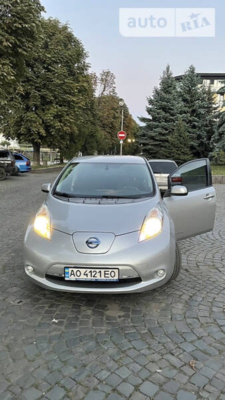 Nissan Leaf 2013  випуску Ужгород з двигуном 0 л електро хэтчбек автомат за 9100 долл. 