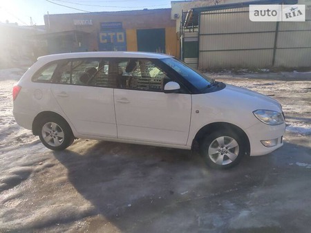 Skoda Fabia 2013  випуску Харків з двигуном 1.4 л бензин універсал механіка за 7500 долл. 