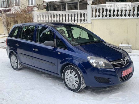 Opel Zafira Tourer 2009  випуску Дніпро з двигуном 1.6 л бензин мінівен механіка за 7200 долл. 