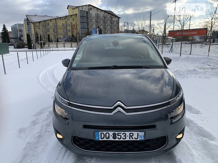 Citroen C4 Picasso 2015  випуску Львів з двигуном 1.6 л дизель мінівен автомат за 11800 долл. 