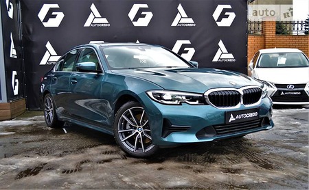 BMW 330 2019  випуску Київ з двигуном 2 л бензин седан автомат за 37499 долл. 
