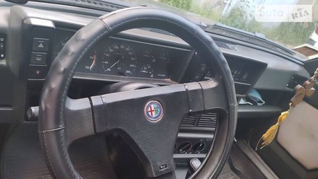 Alfa Romeo 75 1990  випуску Львів з двигуном 1.8 л бензин седан  за 1000 долл. 