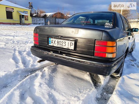 Ford Scorpio 1990  випуску Харків з двигуном 2 л бензин седан механіка за 1900 долл. 