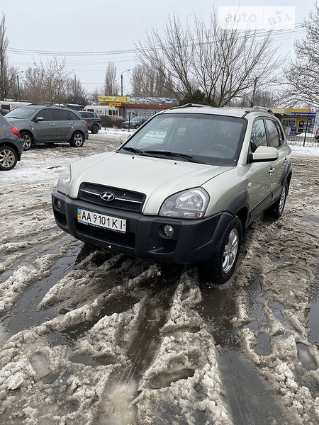 Hyundai Tucson 2007  випуску Одеса з двигуном 2 л бензин позашляховик механіка за 8300 долл. 