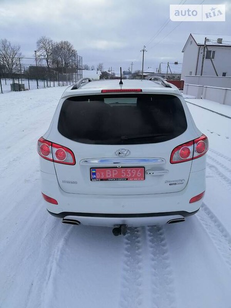 Hyundai Santa Fe 2012  випуску Львів з двигуном 2.2 л дизель позашляховик автомат за 15800 долл. 