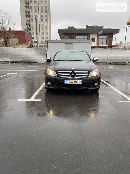 Mercedes-Benz C 300 2008  випуску Київ з двигуном 3 л  седан автомат за 12700 долл. 