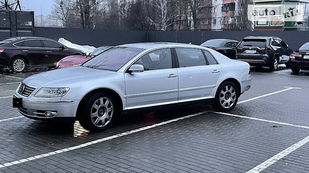 Volkswagen Phaeton 2008  випуску Київ з двигуном 4.2 л  седан автомат за 8999 долл. 