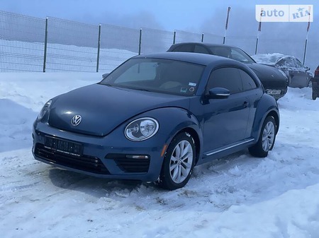 Volkswagen Beetle 2017  випуску Львів з двигуном 1.8 л бензин хэтчбек автомат за 14150 долл. 