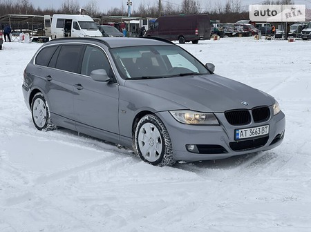 BMW 318 2011  випуску Івано-Франківськ з двигуном 2 л дизель універсал механіка за 9200 долл. 