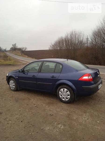 Renault Megane 2003  випуску Тернопіль з двигуном 1.4 л бензин седан механіка за 4700 долл. 