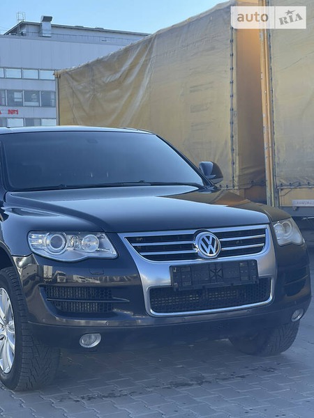 Volkswagen Touareg 2008  випуску Чернівці з двигуном 3 л дизель позашляховик автомат за 16800 долл. 