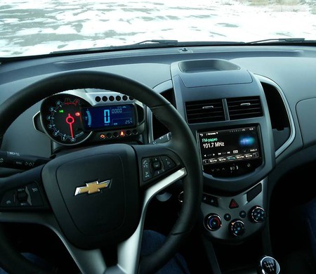 Chevrolet Aveo 2014  випуску Донецьк з двигуном 1.4 л бензин седан механіка за 8000 долл. 