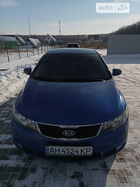 KIA Cerato 2011  випуску Донецьк з двигуном 2 л  седан автомат за 9650 долл. 