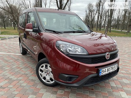 Fiat Doblo 2019  випуску Кропивницький з двигуном 1.4 л бензин універсал механіка за 15300 долл. 