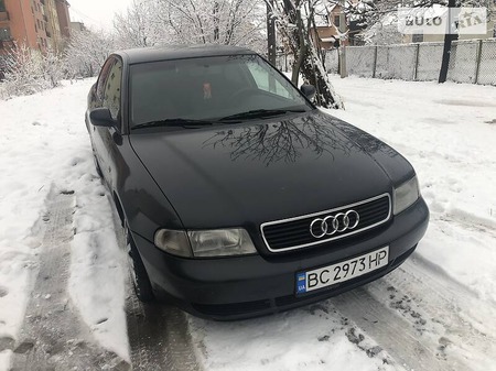 Audi A4 Limousine 1997  випуску Львів з двигуном 1.9 л дизель седан механіка за 4100 долл. 