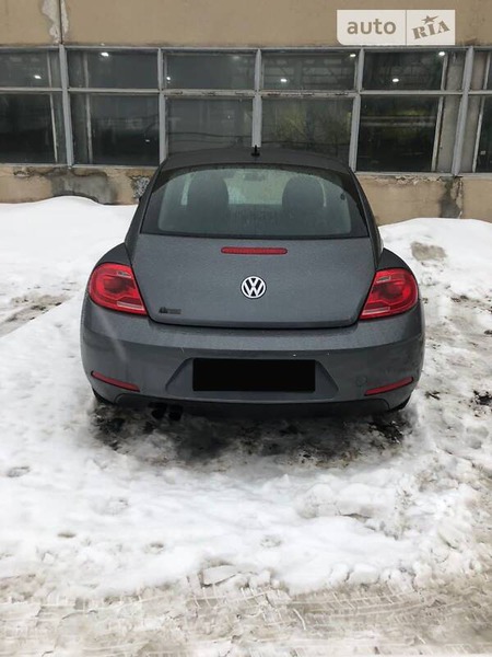 Volkswagen Beetle 2014  випуску Одеса з двигуном 1.8 л бензин купе автомат за 10200 долл. 