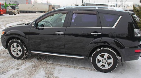 Mitsubishi Outlander 2010  випуску Суми з двигуном 2.4 л бензин позашляховик механіка за 15000 долл. 