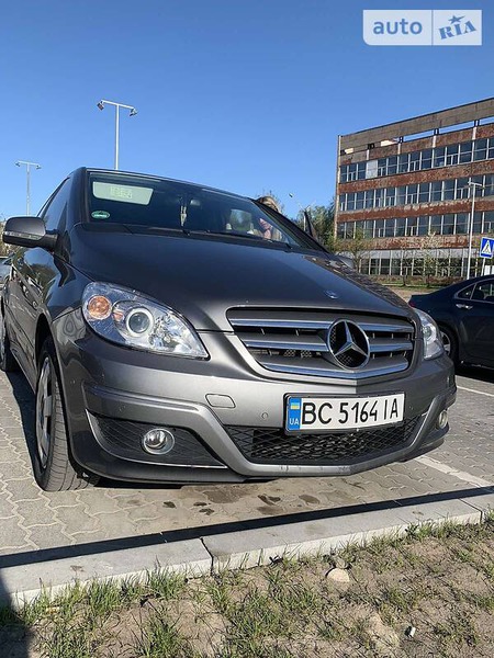 Mercedes-Benz B 170 2008  випуску Львів з двигуном 1.7 л  універсал автомат за 8600 долл. 