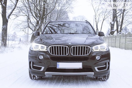 BMW X5 2015  випуску Тернопіль з двигуном 3 л дизель позашляховик автомат за 59000 євро 