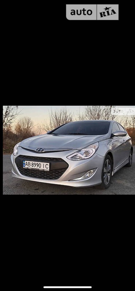 Hyundai Sonata 2011  випуску Вінниця з двигуном 2 л гібрид седан автомат за 11000 долл. 