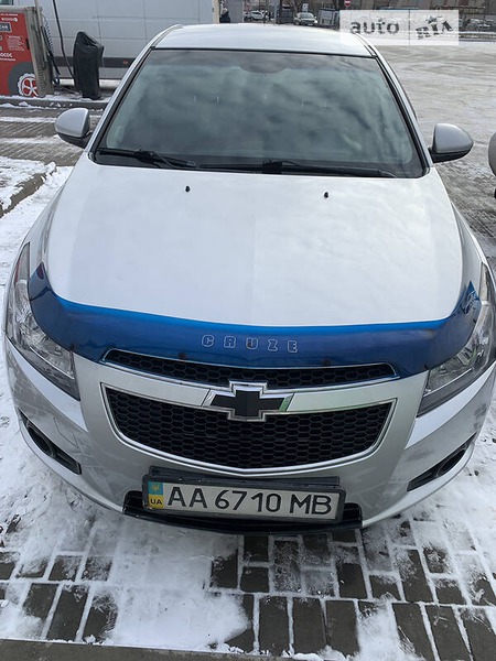 Chevrolet Cruze 2011  випуску Київ з двигуном 1.8 л бензин хэтчбек механіка за 7299 долл. 