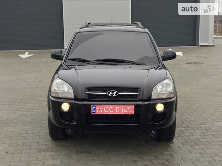 Hyundai Tucson 2006  випуску Луцьк з двигуном 2 л дизель позашляховик механіка за 8500 долл. 