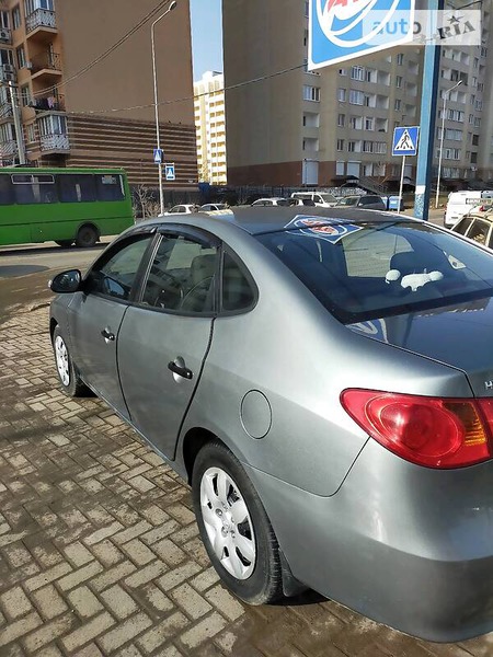 Hyundai Elantra 2010  випуску Одеса з двигуном 1.6 л бензин седан механіка за 6900 долл. 