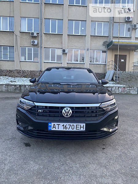 Volkswagen Jetta 2019  випуску Івано-Франківськ з двигуном 1.4 л бензин седан автомат за 17200 долл. 