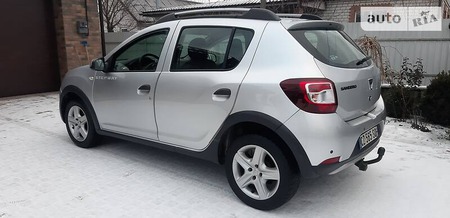 Dacia Sandero Stepway 2013  випуску Черкаси з двигуном 1.5 л дизель хэтчбек механіка за 8600 долл. 