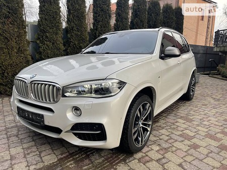 BMW X5 M 2015  випуску Тернопіль з двигуном 3 л дизель позашляховик автомат за 53500 долл. 