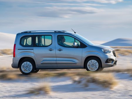 Opel Combo Life 2022  випуску  з двигуном 1.6 л дизель мінівен механіка за 698900 грн. 