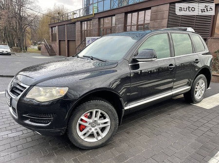 Volkswagen Touareg 2008  випуску Хмельницький з двигуном 3 л дизель позашляховик автомат за 13800 долл. 