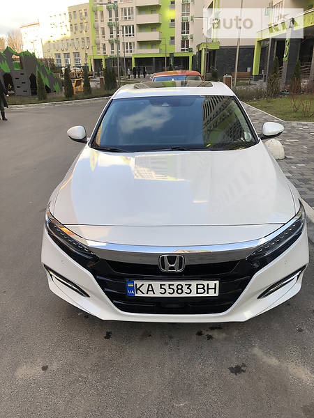 Honda Accord 2019  випуску Київ з двигуном 2 л бензин седан автомат за 30000 долл. 