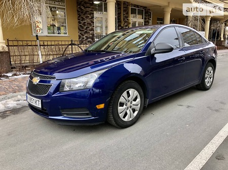 Chevrolet Cruze 2013  випуску Київ з двигуном 1.8 л бензин седан автомат за 6999 долл. 