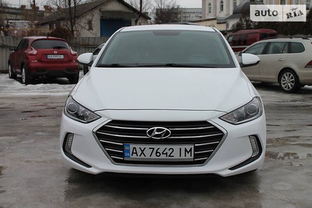 Hyundai Elantra 2017  випуску Харків з двигуном 2 л бензин седан автомат за 12000 долл. 